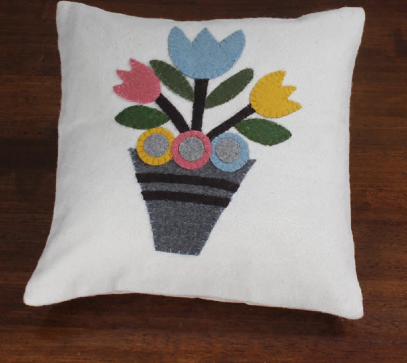 Tulip Cream Pillow PL110027