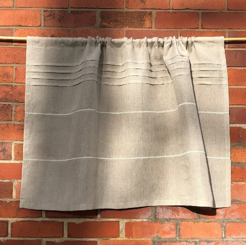 Culcheth Natural Cafe Curtain with decorative Stitching